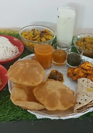 A picture of Punjabi thali (Chana mansala & More).