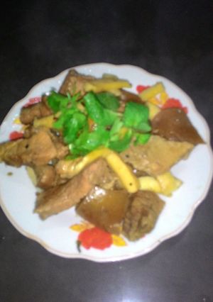Hình của món Thịt kho dừa.