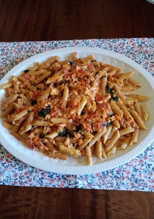 Una foto de Pasta con salmón noruego al vodka