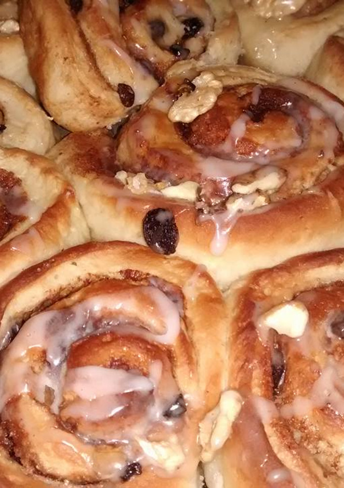 Una foto de Rolls de Canela y Pasas