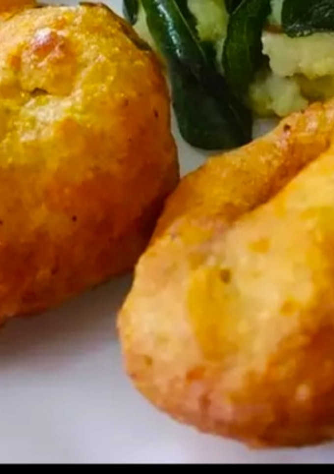 மெது வடை அல்லது உளுந்த வடை செய்முறை முக்கிய புகைப்படம்