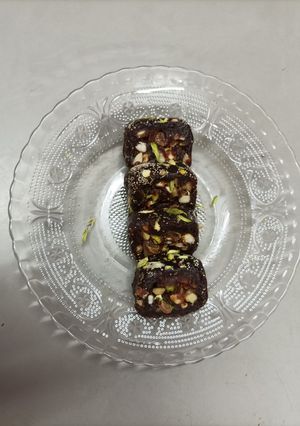 A picture of Dates dryfruit roll.