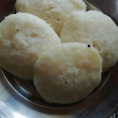A picture of Idli.