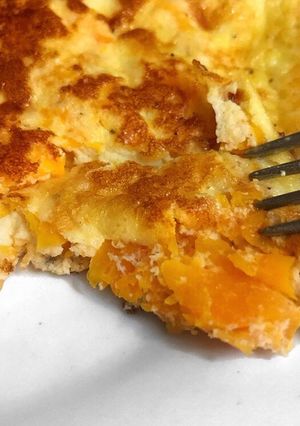 Una foto de OMG! Tortilla de calabaza y queso fresco batido, muy fit!!
