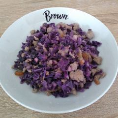 A picture of 紫包菜炒肉碎 Stir-fried Red Cabbage with Minced Meat.