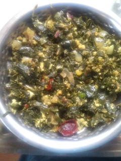 முருங்கைக்கீரை பொரியல் (Murunkai keerai poriyal recipe in tamil) செய்முறை முக்கிய புகைப்படம்