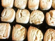 Una foto de polvorones con harina leudante