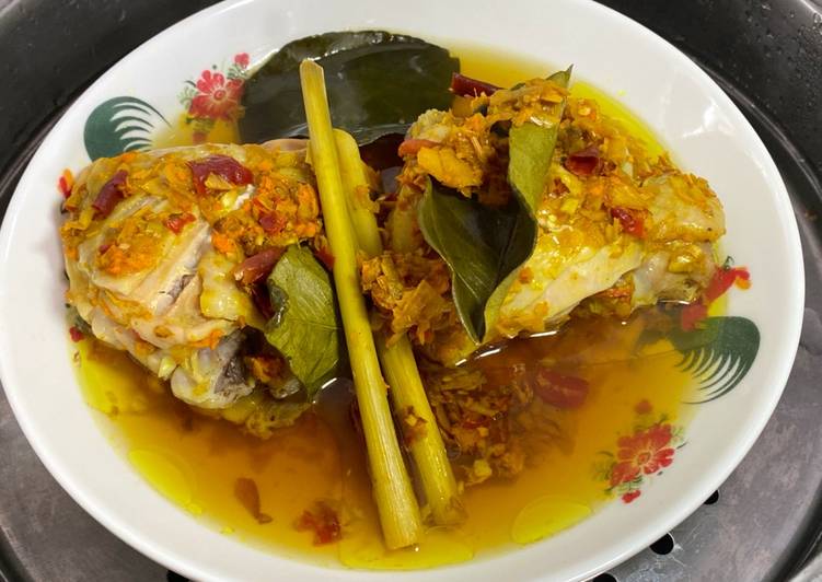 ไก่นึ่งตะไคร้