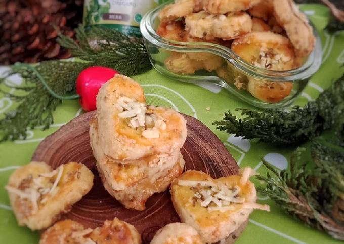 Langkah Mudah untuk Menyiapkan Garlic Oregano Cheese Cookies (No Oven) Anti Gagal