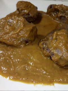 Una foto de Carrilleras con salsa de vino y manzana en Olla GM G