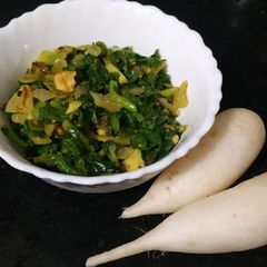 A picture of Raddish leaves sabzi.
