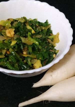A picture of Raddish leaves sabzi.