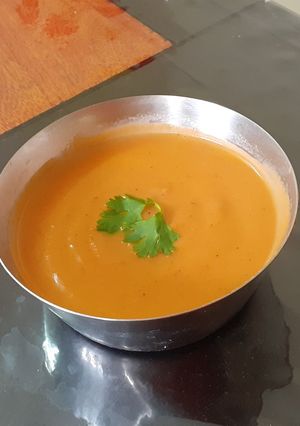 A picture of Carrot soup in pressure cooker.