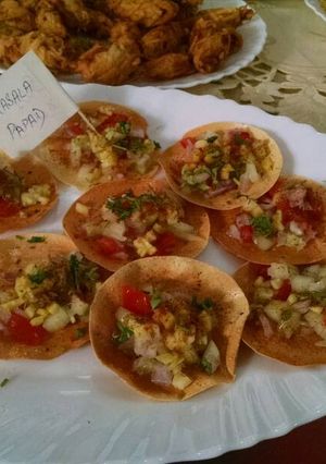 A picture of Masala papad.