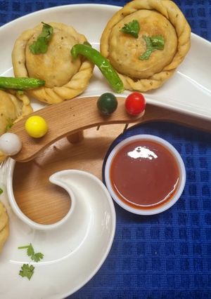 A picture of Chicken Keema and Vegetables Kachori.