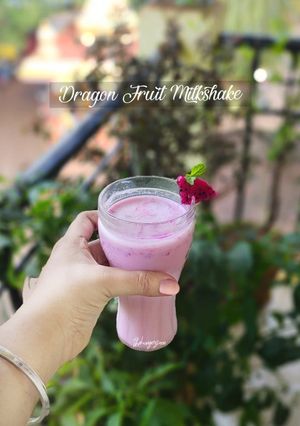A picture of Dragon Fruit Milkshake.