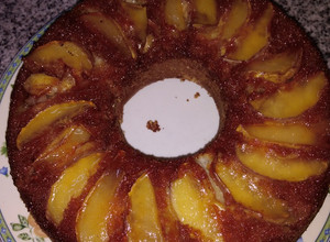 Una foto de Torta de manzana invertida rápida