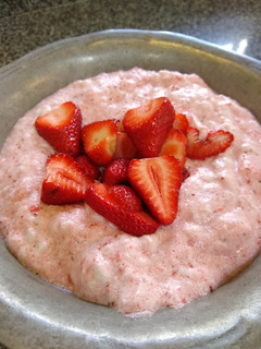 Una foto de Mousse de frutillas