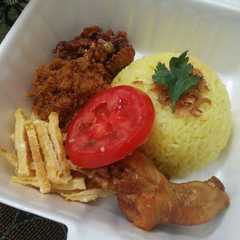 รูปของ Nasi kuning rice cooker