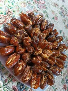 عکسی از دستور خرما گردویی(مخصوص افطاری)
