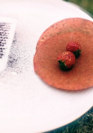 A picture of Strawberry khakhra.
