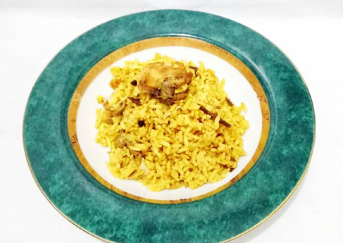 Cara Gampang Membuat 160. Nasi Briyani Ayam Magic Com yang Bikin Ngiler