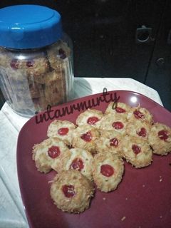 Foto resep Crunchy Strawberry Cheese Thumbprint Cookies