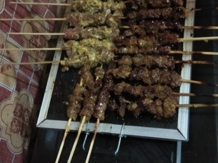  Bagaimana cara membuat Sate daging sapi kambing empuk hidangan Lebaran yang menggugah selera