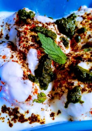 A picture of Dahi vada.