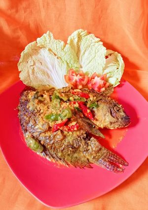 Foto resep Ikan Mujair pedas bumbu kuning kuah santan