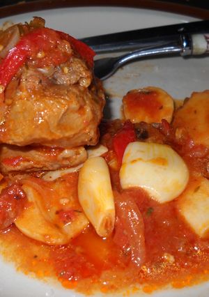 Una foto de Cordero con tomate, canela y sidra