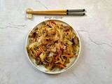 Yakisoba - Noodles saltati in padella con maiale e verdure