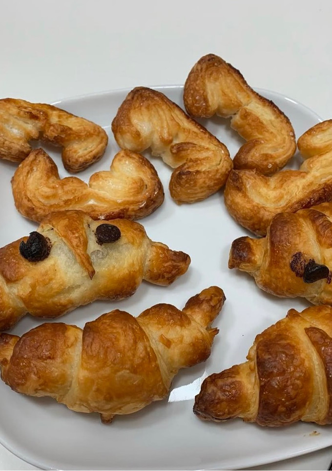 Una foto de Croissants rápidos light de chocolate y de almendra (sin azúcar y sin grasa)