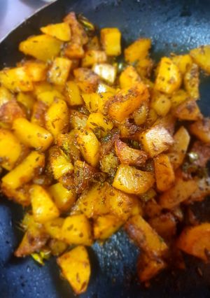 A picture of Jeera aloo.