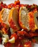 Pollo al curry/pimentón con ensalada de calabaza y pimientos