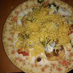A picture of Dahi Sev Puri.