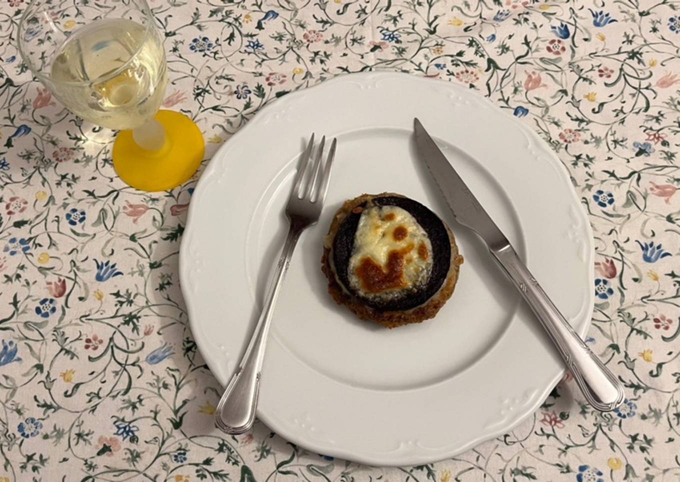Pincho de berenjenas rebozadas con morcilla y plátano caramelizado
