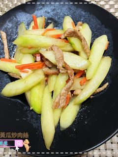 大黃瓜炒肉絲 的食譜成品照片