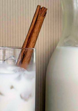 A picture of agua de horchata.