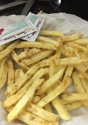 બટાકા ની ચિપ્સ (Bataka Chips Recipe In Gujarati) રેસીપી મુખ્ય ફોટો