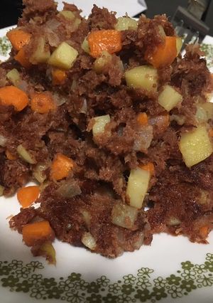 A picture of Corned Beef with Veggies.