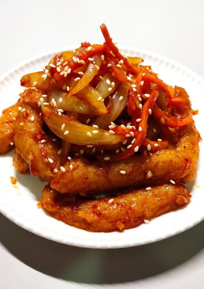 韓式辣炒甜不辣 어묵볶음 - 冰箱常備菜 的食譜成品照片