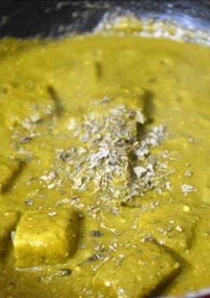A picture of Hariyali paneer (cottage cheese).