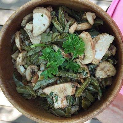 Champiñones, nopal y cilantro pal taco del crudo Receta de MARTÍN GERARDO  RAMÍREZ CORREA- Cookpad