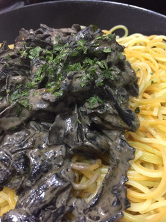 Una foto de Pasta con trompetes de la mort 😍