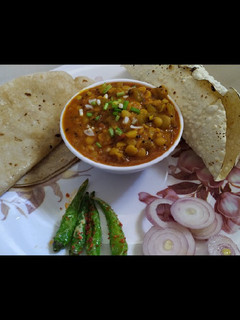 દુધી- દાળનું શાક (Dudhi Dal Shak Recipe In Gujarati) રેસીપી મુખ્ય ફોટો