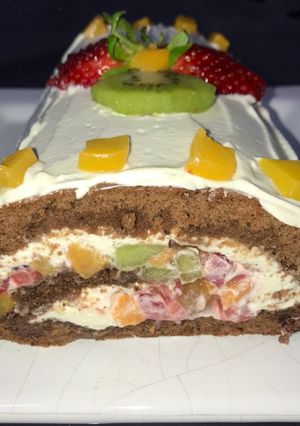 Una foto de Brazo Gitano de chocolate Frutal 🍓🥝🍑