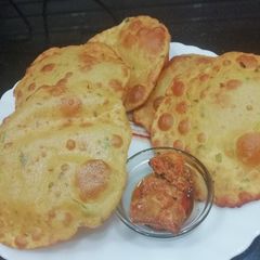 A picture of Aaloo Masala Puri.