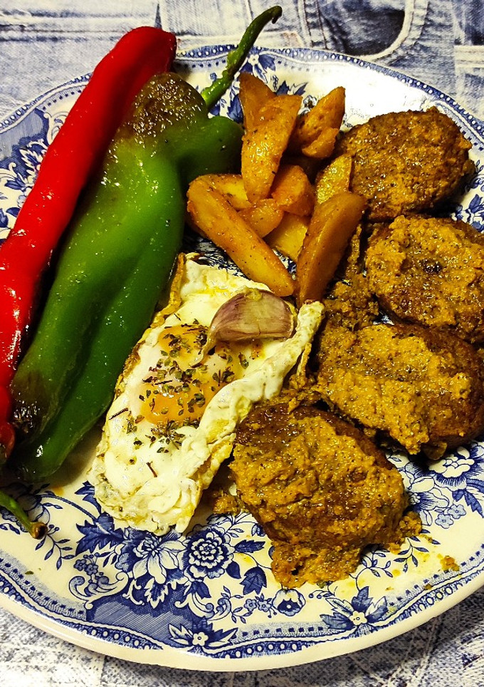 Una foto de Hamburguesas veganas con guarnición