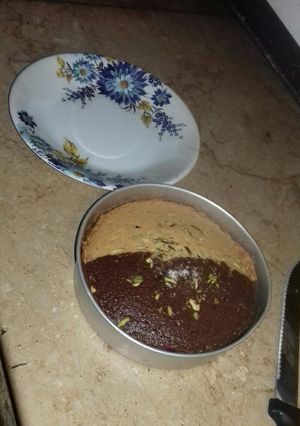 A picture of Dual tone Cake.